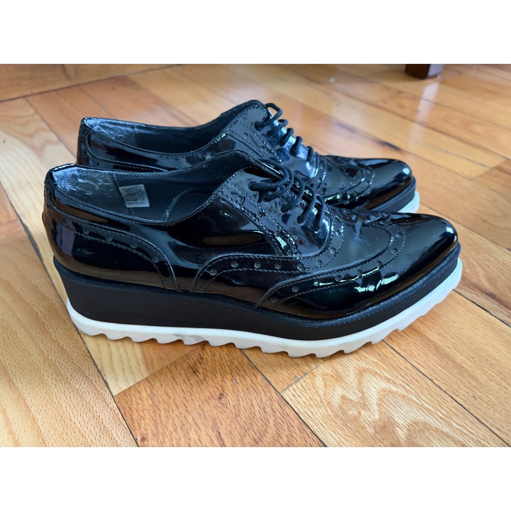 Barneys New York Platform Oxfords Black Patent Leather Size 39/US 8.5